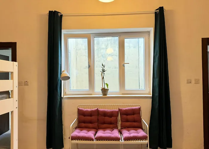 Dragon's Den Hostel Balzan