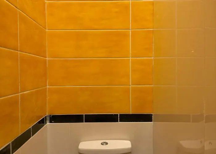 Dragon's Den Hostel Balzan