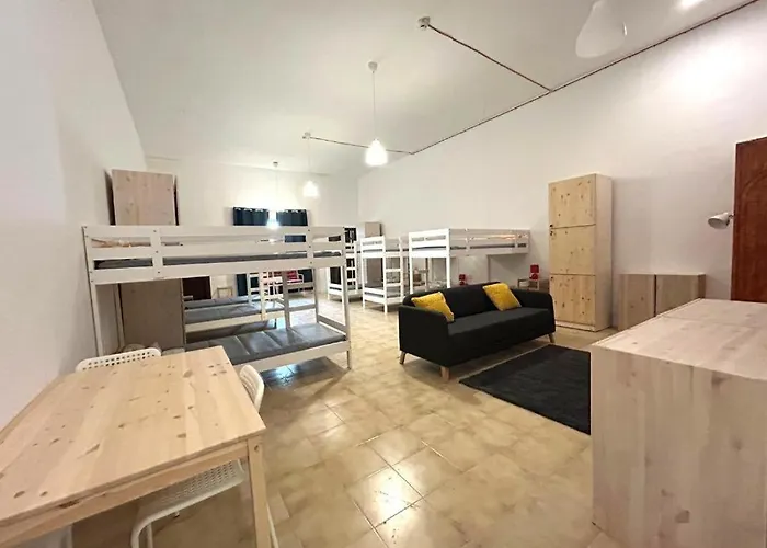 Dragon's Den Hostel *